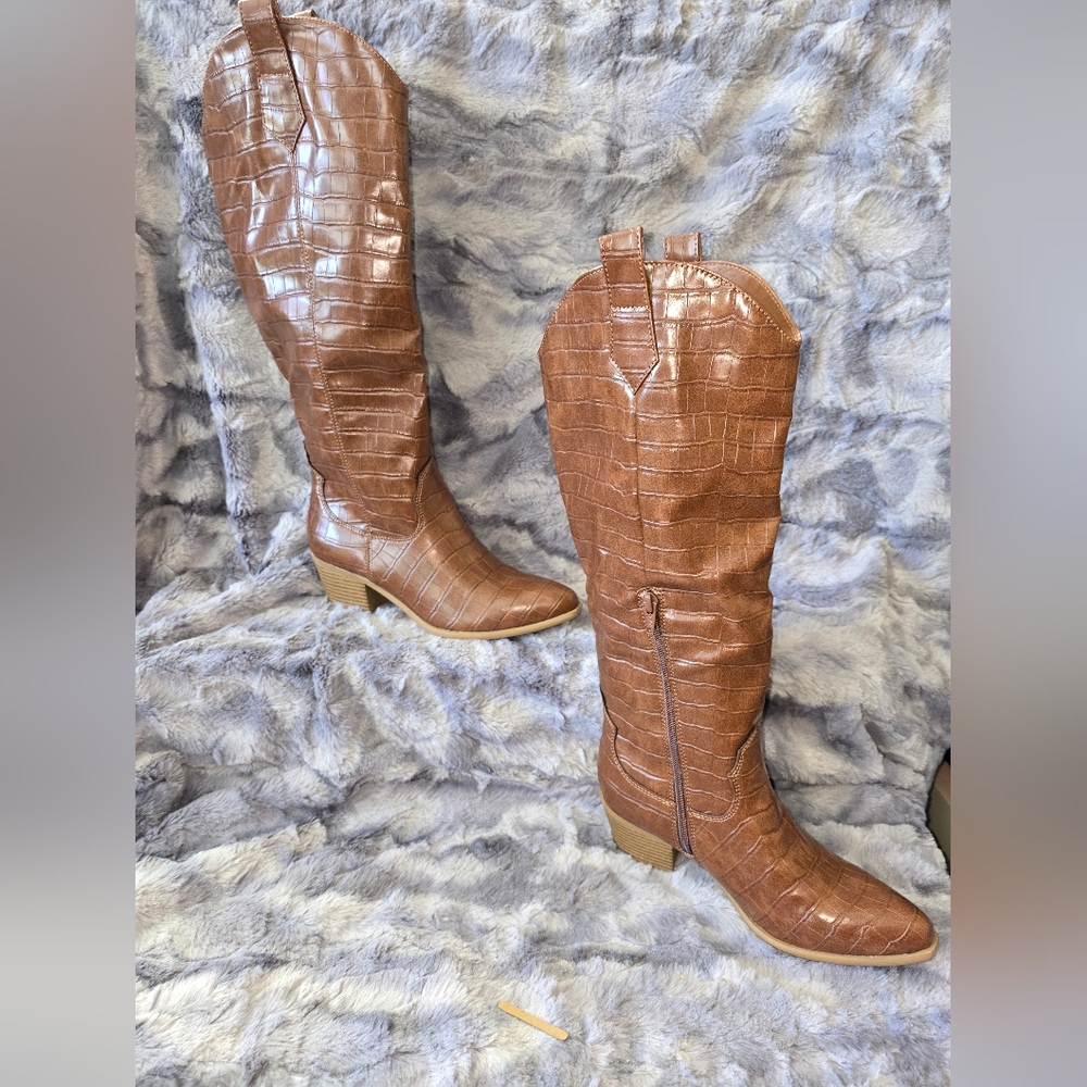 NWB Sun + Stone Dollyy Comfort Insole Croc-Embossed‎ Knee-High Cowgirl Boots - Picture 3 of 8